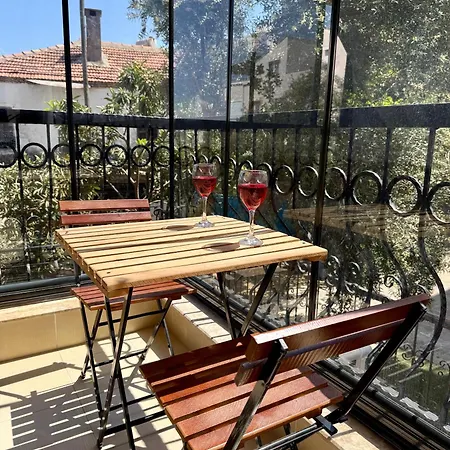 Apartament Konyaalti Plajina Yuerueme Mesafesinde Merkezi Konum Antalya
