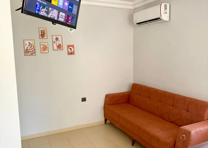 Konyaalti Plajina Yuerueme Mesafesinde Merkezi Konum *