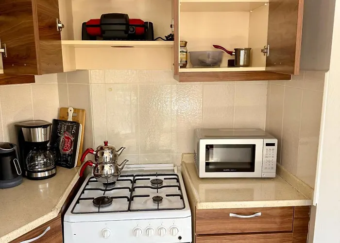 Konyaalti Plajina Yuerueme Mesafesinde Merkezi Konum Antalya