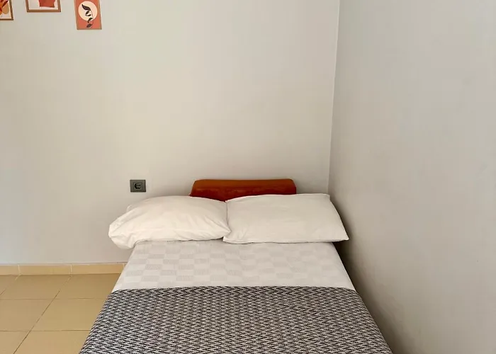 Konyaalti Plajina Yuerueme Mesafesinde Merkezi Konum