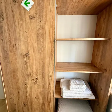 Konyaalti Plajina Yuerueme Mesafesinde Merkezi Konum * Antalya
